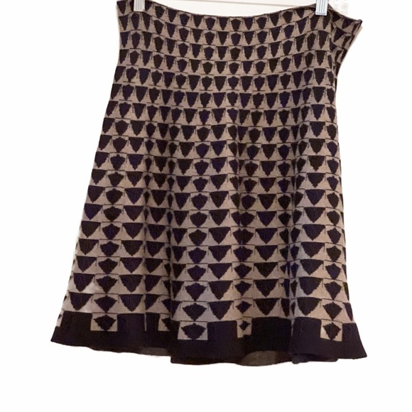 max studio Dresses & Skirts - Max Studio black/tan a line jacquard flared knit skirt size small/medium